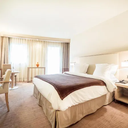 Le Pre Carre Otel 4*